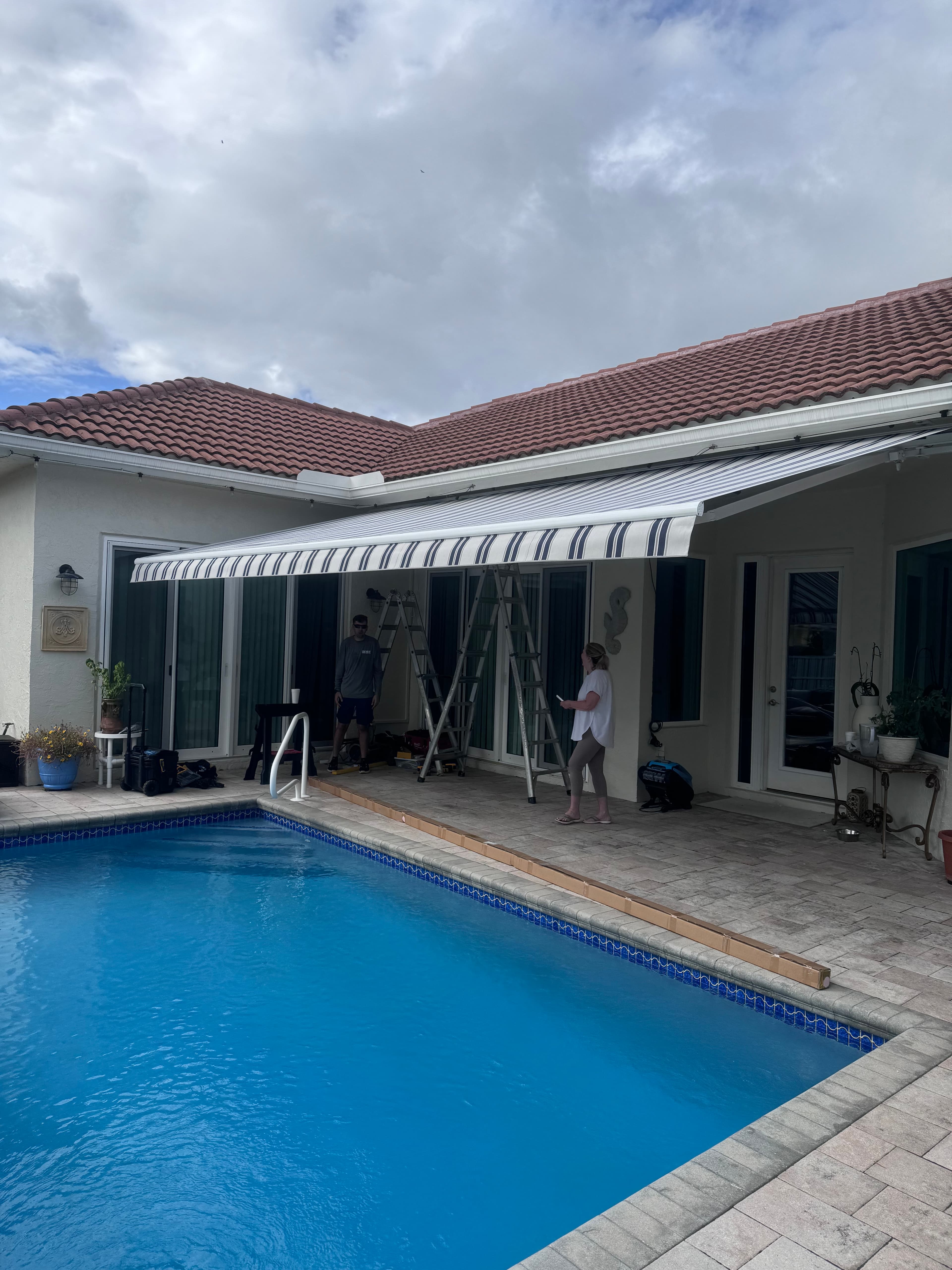 Premium Retractable Awnings and Outdoor Shades in Columbus